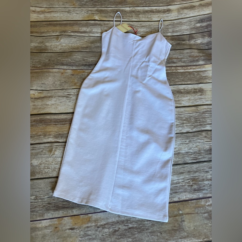 COPY - 𝚆𝚑𝚒𝚝𝚎 𝙼𝚒𝚍𝚒 𝙳𝚛𝚎𝚜𝚜